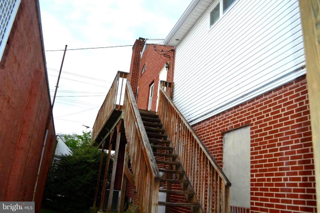 Image 37 of property listing at 712-D E MACDADE BLVD, Folsom, PA 19033