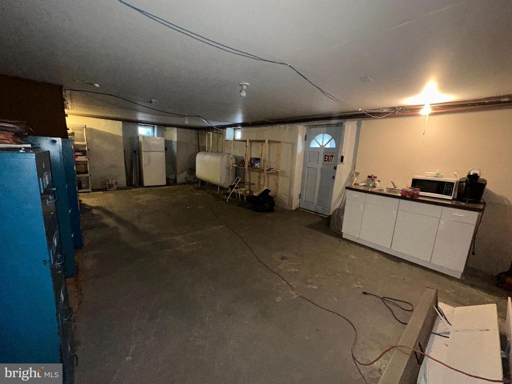 Image 10 of property listing at 712-D E MACDADE BLVD, Folsom, PA 19033