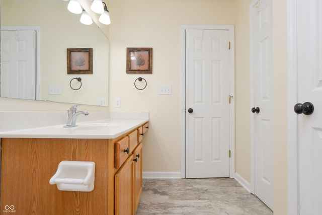 1222 Estuary Drive, Indianapolis, IN 46217