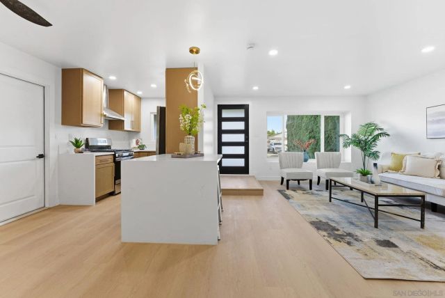 10134 Woodrose, Santee, CA 92071