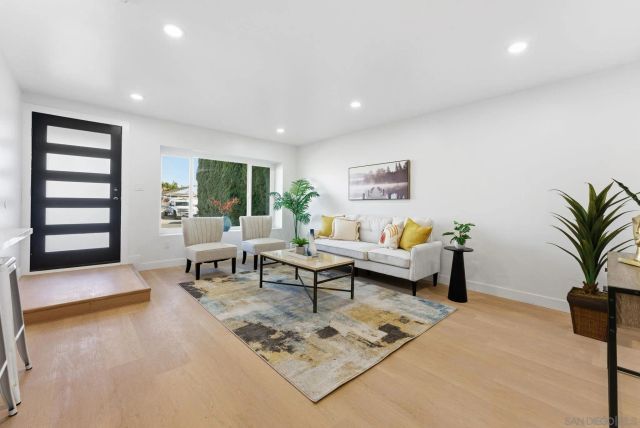 10134 Woodrose, Santee, CA 92071