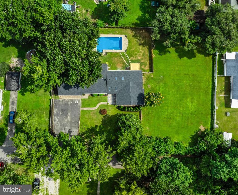 8293 SHILLING RD, Pasadena, MD 21122