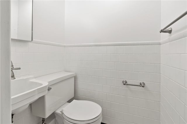 3 Ruth Street, Middletown, RI 02842