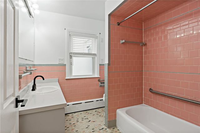 3 Ruth Street, Middletown, RI 02842