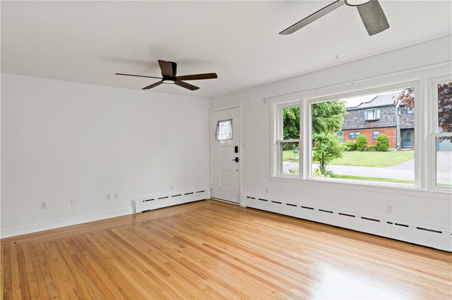 3 Ruth Street, Middletown, RI 02842