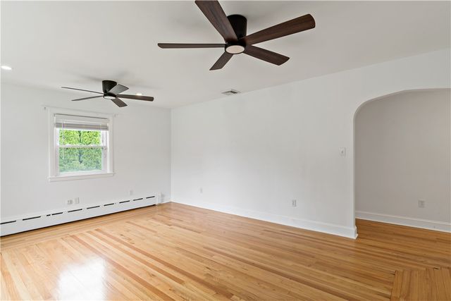 3 Ruth Street, Middletown, RI 02842