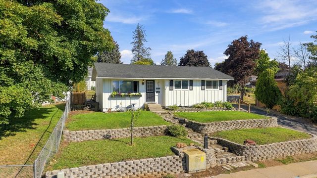 1234 Pineview St, Cheney, WA 99004