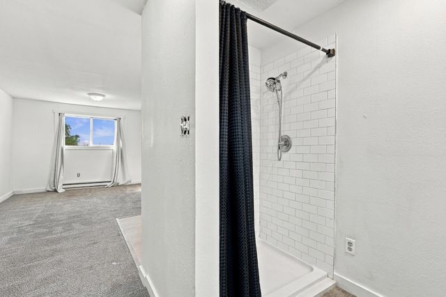 1234 Pineview St, Cheney, WA 99004
