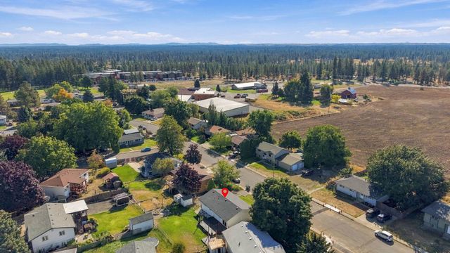 1234 Pineview St, Cheney, WA 99004