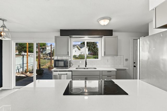 1234 Pineview St, Cheney, WA 99004
