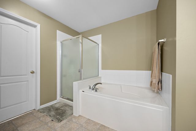 718 Versailles Parkway, Oswego, IL 60543