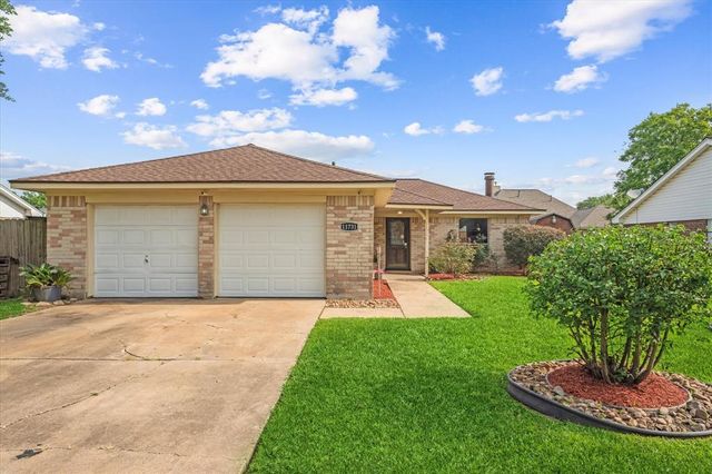11731 Bexar Drive, La Porte, TX 77571