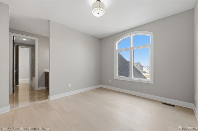 67748 Overlook Trail, Washington, MI 48095