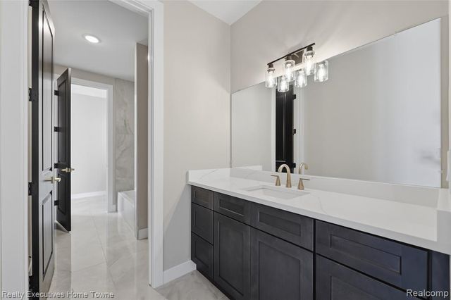 67748 Overlook Trail, Washington, MI 48095