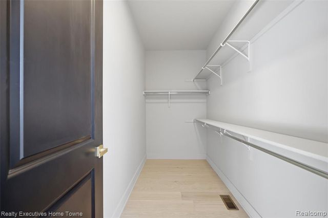 67748 Overlook Trail, Washington, MI 48095