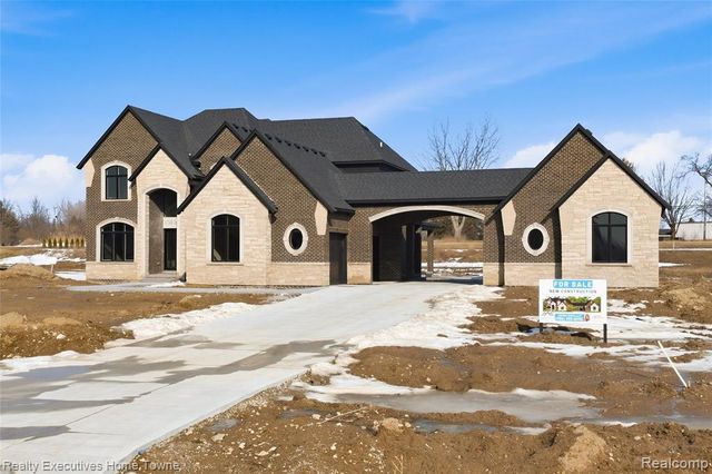 67748 Overlook Trail, Washington, MI 48095