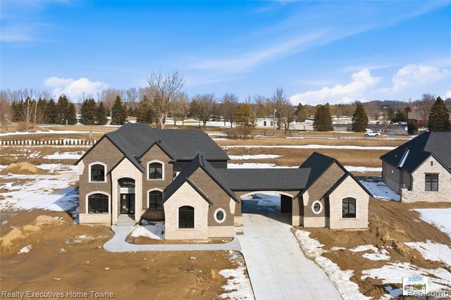 67748 Overlook Trail, Washington, MI 48095