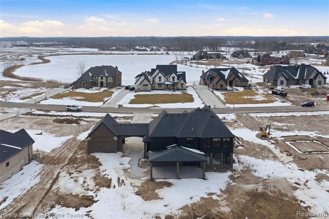 67748 Overlook Trail, Washington, MI 48095