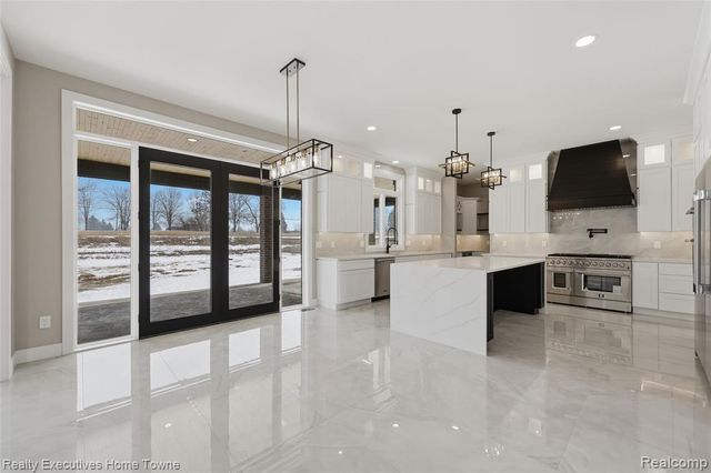 67748 Overlook Trail, Washington, MI 48095