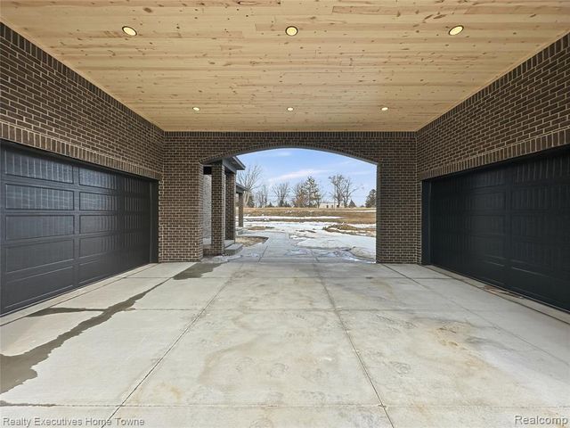 67748 Overlook Trail, Washington, MI 48095