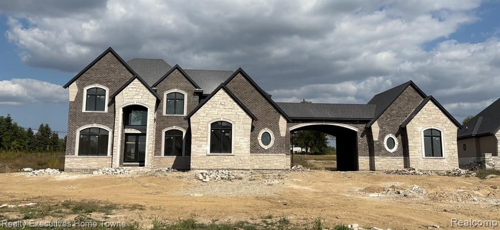 67748 Overlook Trail, Washington, MI 48095