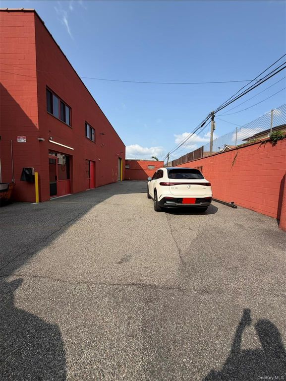 88-81 76th Avenue, Glendale, NY 11385 — photo 3