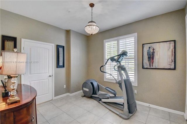 256 SW 6th Ct, Pompano Beach, FL 33060