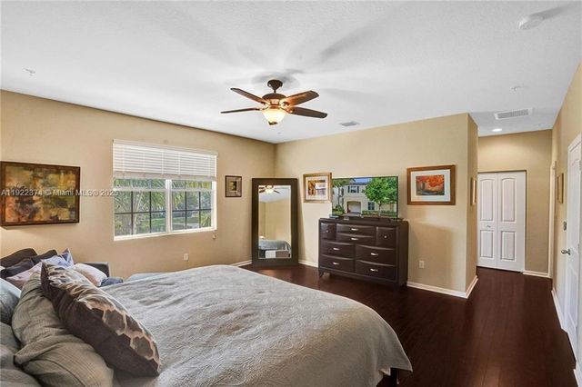 256 SW 6th Ct, Pompano Beach, FL 33060