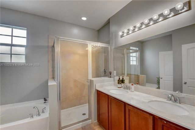 256 SW 6th Ct, Pompano Beach, FL 33060