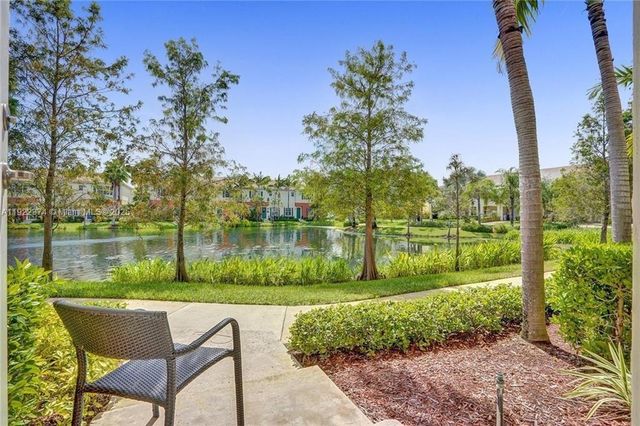 256 SW 6th Ct, Pompano Beach, FL 33060