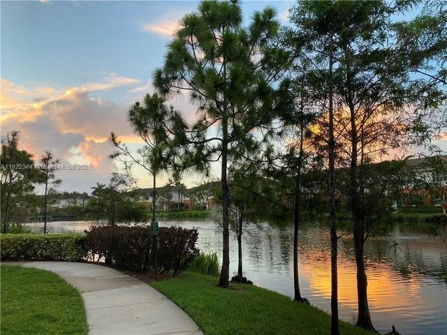 256 SW 6th Ct, Pompano Beach, FL 33060