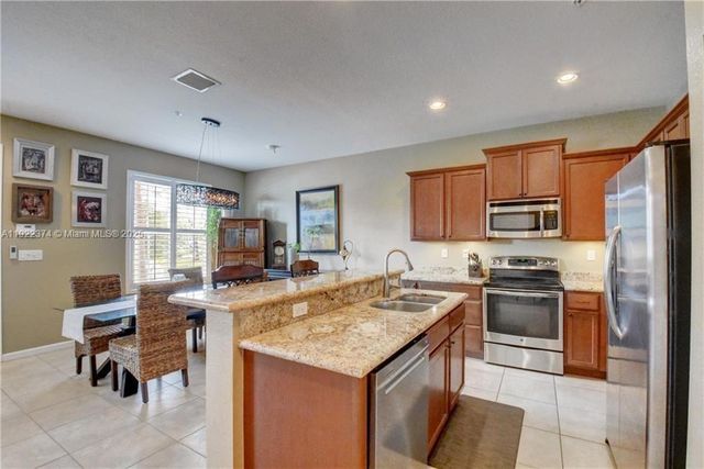 256 SW 6th Ct, Pompano Beach, FL 33060