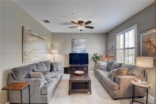 256 SW 6th Ct, Pompano Beach, FL 33060