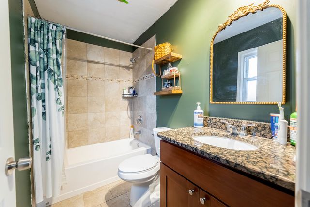 17742 Larkspur Lane, Homewood, IL 60430