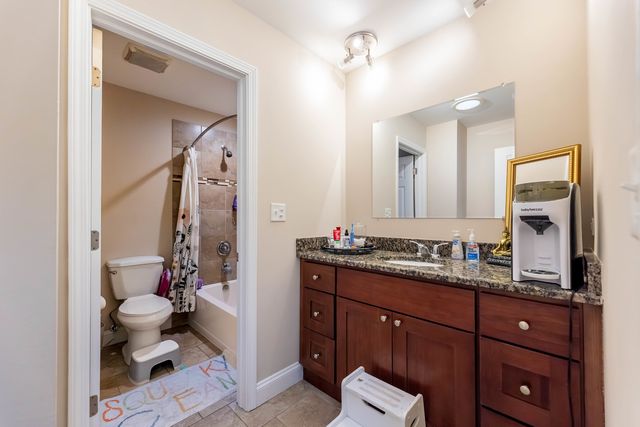 17742 Larkspur Lane, Homewood, IL 60430