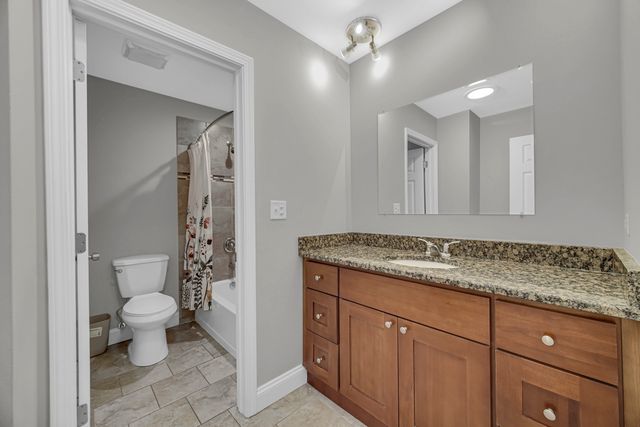 17742 Larkspur Lane, Homewood, IL 60430