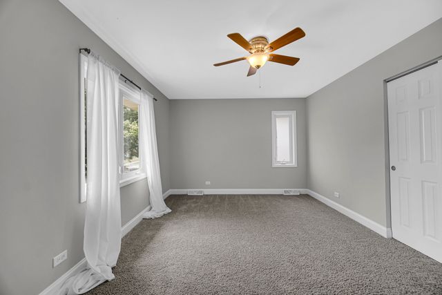 17742 Larkspur Lane, Homewood, IL 60430