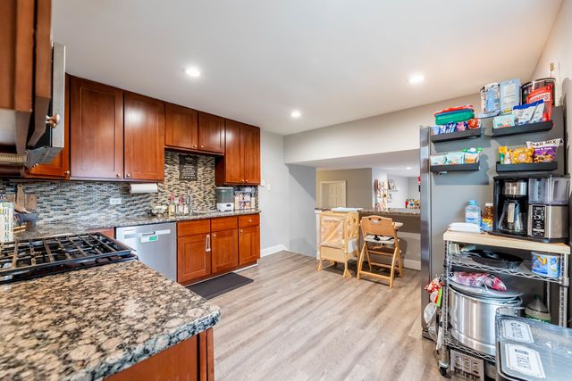 17742 Larkspur Lane, Homewood, IL 60430