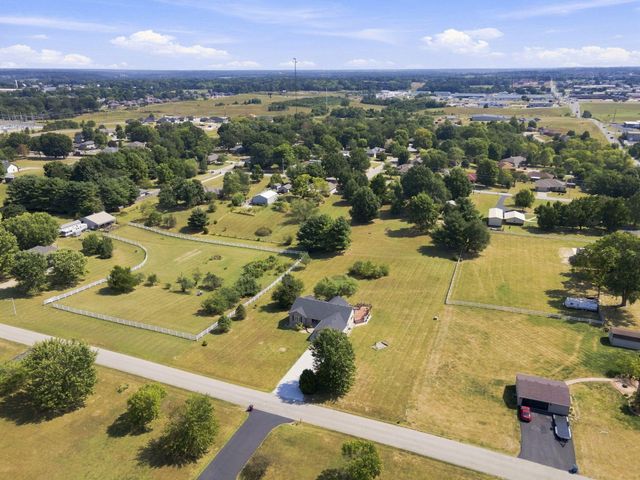 1404 Cody Road, Nixa, MO 65714