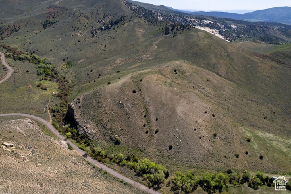 Image 3 of property listing at 19204 N PARADISE PARK RD # 6, Lapoint, UT 84039