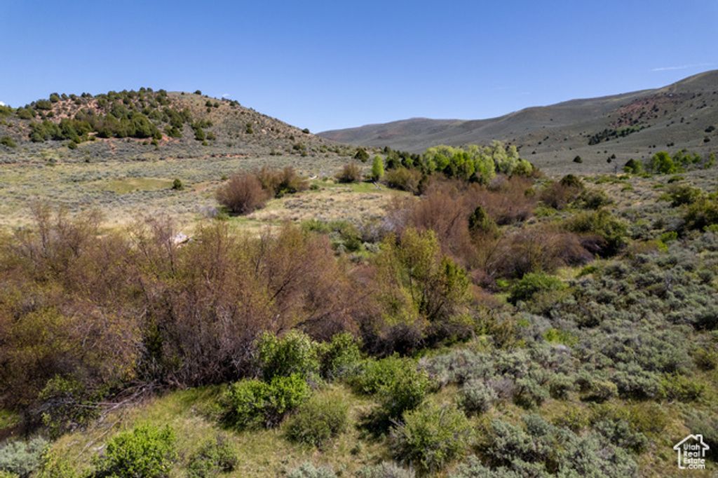 Image 7 of property listing at 19204 N PARADISE PARK RD # 6, Lapoint, UT 84039