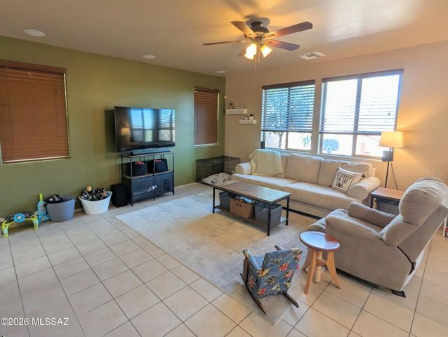 724 W Calle Capotasto, Sahuarita, AZ 85629