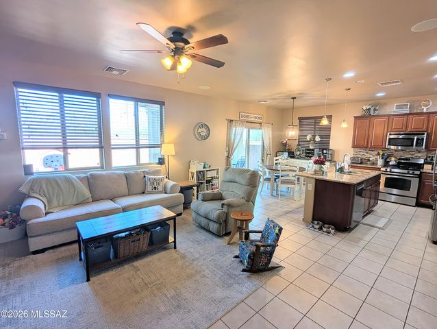 724 W Calle Capotasto, Sahuarita, AZ 85629