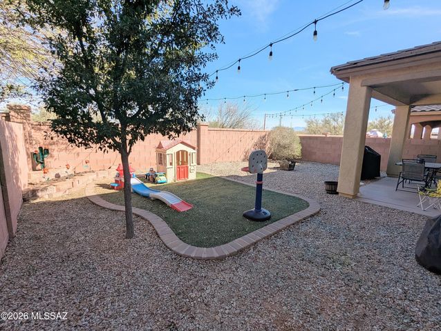 724 W Calle Capotasto, Sahuarita, AZ 85629