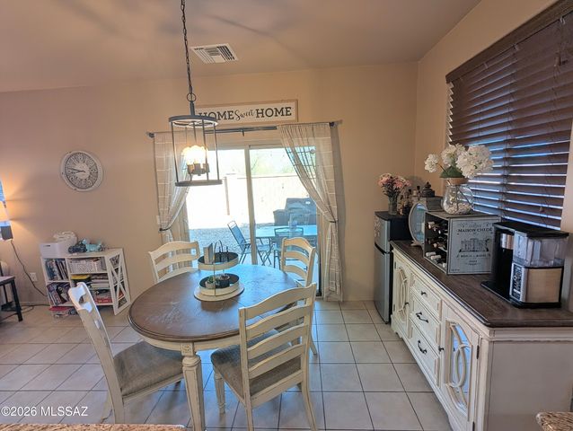 724 W Calle Capotasto, Sahuarita, AZ 85629