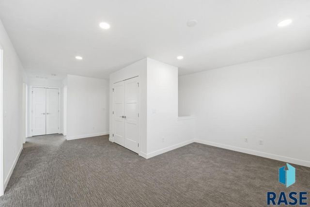 9201 W Ark Pl Place, Sioux Falls, SD 57106