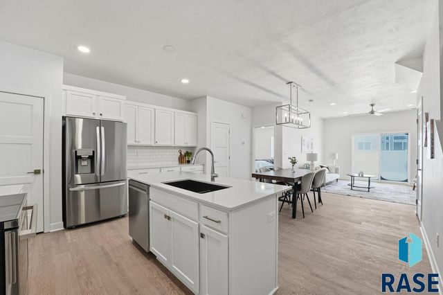 9201 W Ark Pl Place, Sioux Falls, SD 57106