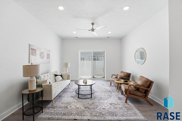 9201 W Ark Pl Place, Sioux Falls, SD 57106