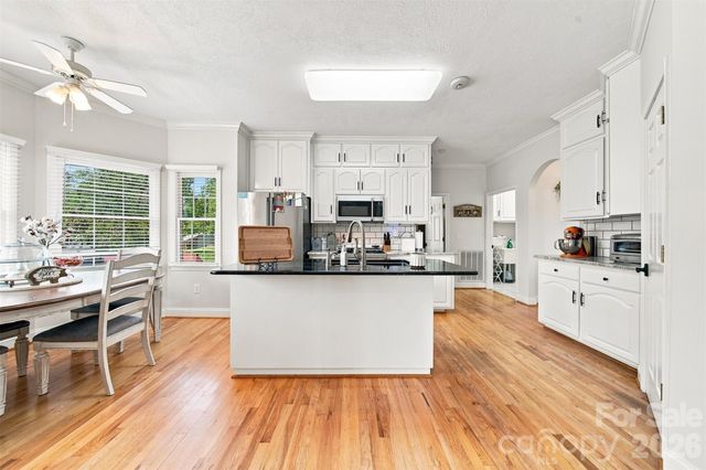1338 Willow Creek Drive, Newton, NC 28658
