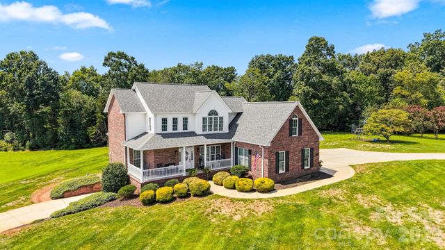 1338 Willow Creek Drive, Newton, NC 28658